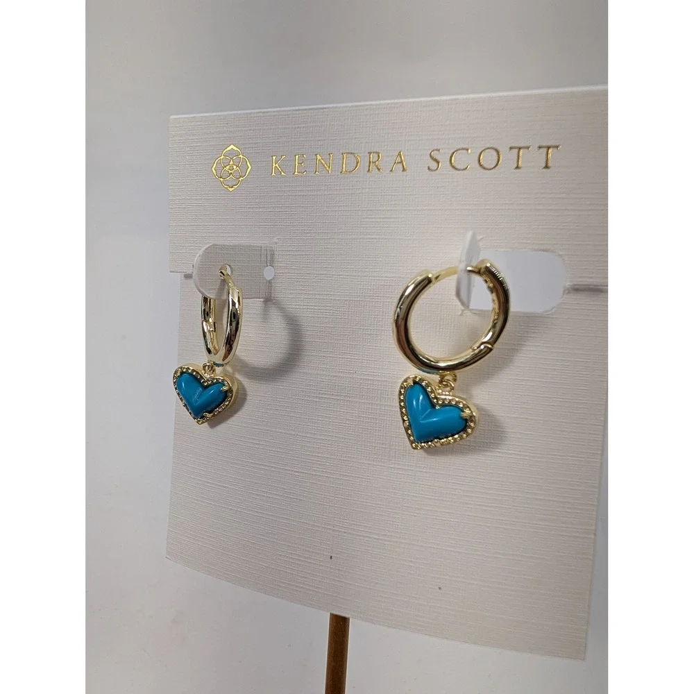 Kendra Scott Ari Heart Huggie Hoop Earrings Gold Tone Teal Blue Heart‎ - NEW